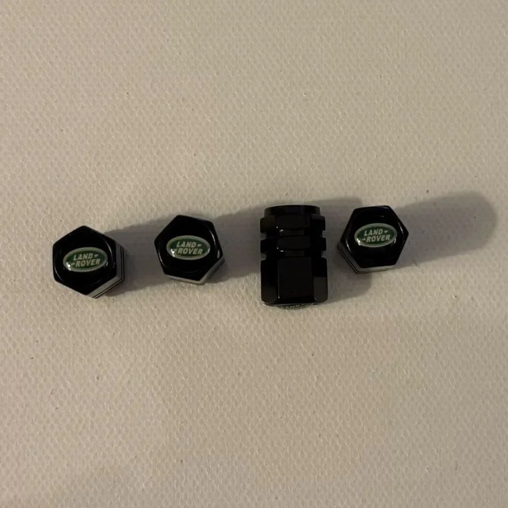 Land Rover Valve Stem Caps in Black Set of 4 NWT